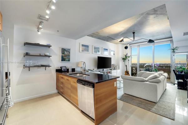FOUR MIDTOWN MIAMI CONDO
