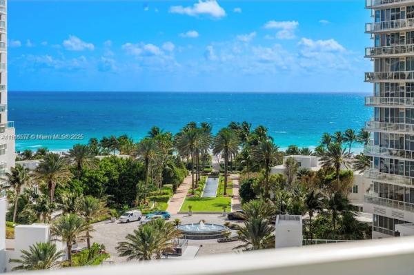 SOUTH POINTE TOWERS CONDO