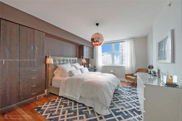 Brickell/River N Twr Cond