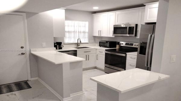 CORONADO AT JACARANDA CON