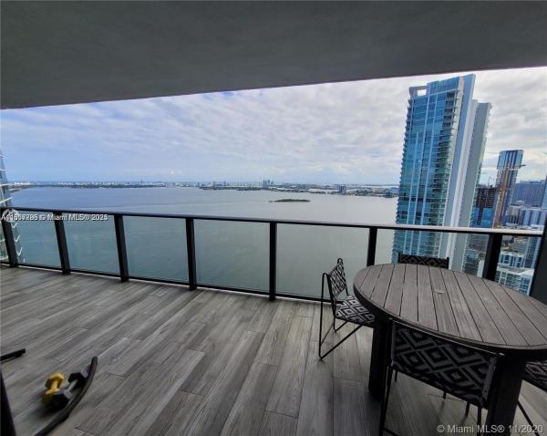 PARAISO BAY CONDO