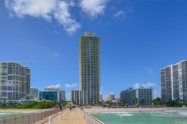 16699 COLLINS AVE #2107, SUNNY ISLES BEACH, FL 33160