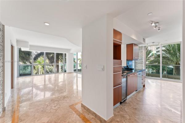 JADE RESIDENCES AT BRICKE