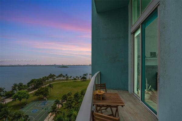 QUANTUM ON THE BAY CONDO