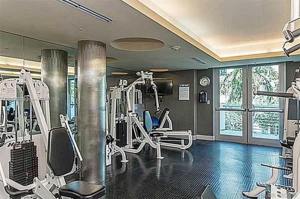 THE COSMOPOLITAN RESIDENC