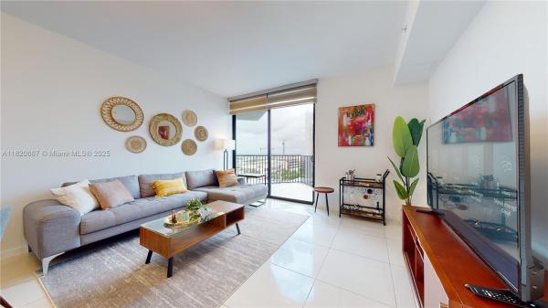 5252 PASEO CONDO