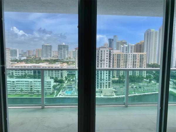 100 BAYVIEW DR #1930, SUNNY ISLES BEACH, FL 33160
