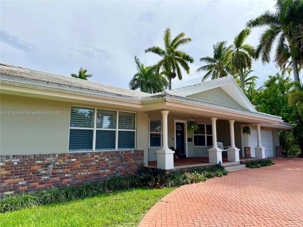 HOLLYWOOD LAKES SECTION