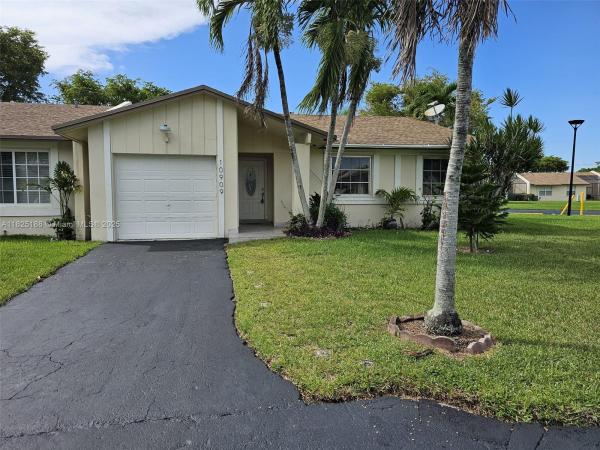 Villas of Towngate South