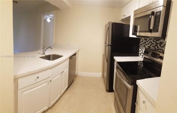 LAS VISTAS AT DORAL CONDO