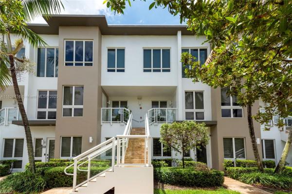 LANDMARK AT DORAL CONDO