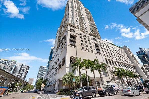 NINE AT MARY BRICKELL VIL