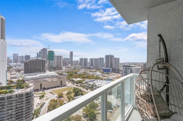 QUANTUM ON THE BAY CONDO