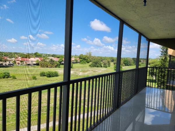 CONDOMINIUM 6 OF ENVIRON