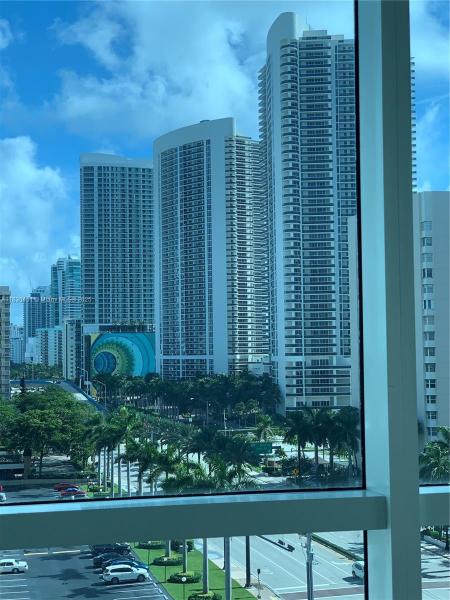 1945 S OCEAN DR #814, HALLANDALE BEACH, FL 33009