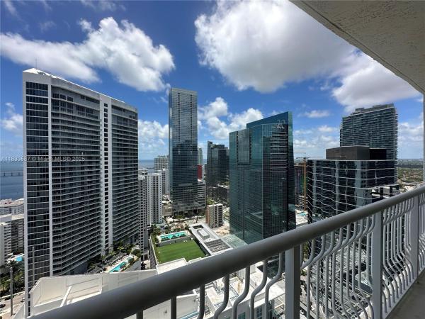 THE CLUB AT BRICKELL BAY