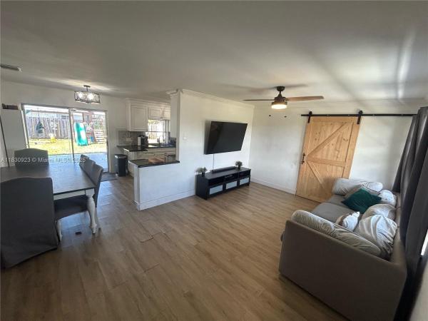 SUNRISE GOLF VILLAGE SEC