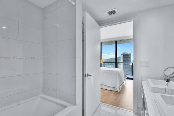 1300 S MIAMI AVE #3711, MIAMI, FL 33130