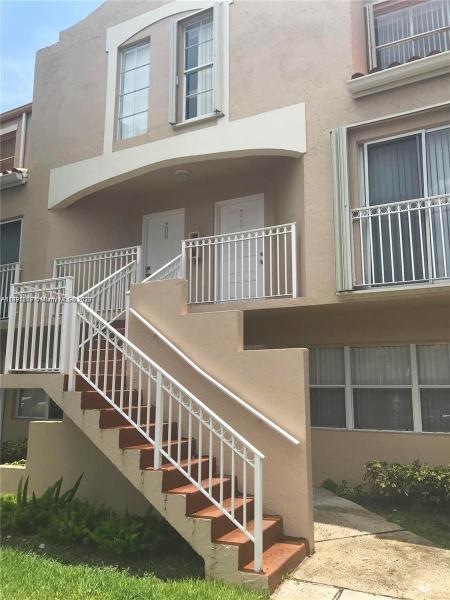 CORAL POINTE TOWNHOMES CO