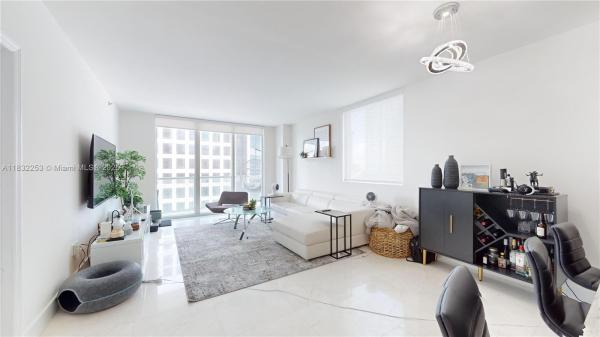 500 BRICKELL AVE #2610, MIAMI, FL 33131