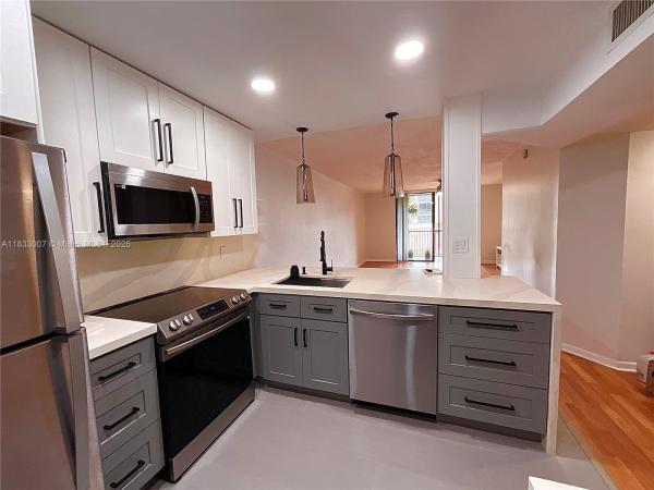 PLANTATION RACQUET CLUB