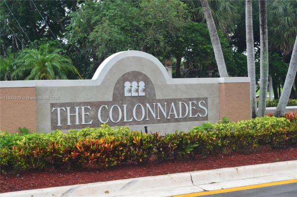COLONNADES CONDO