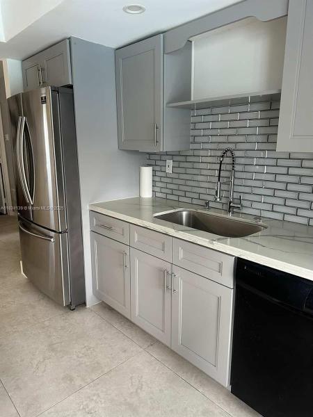 SUNRISE GOLF VILLAGE SEC