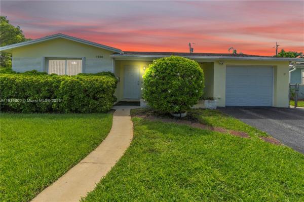 HOLLYWOOD HEIGHTS ADD SEC