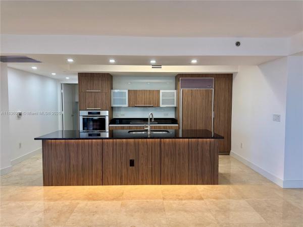 17201 COLLINS AVE #507, SUNNY ISLES BEACH, FL 33160