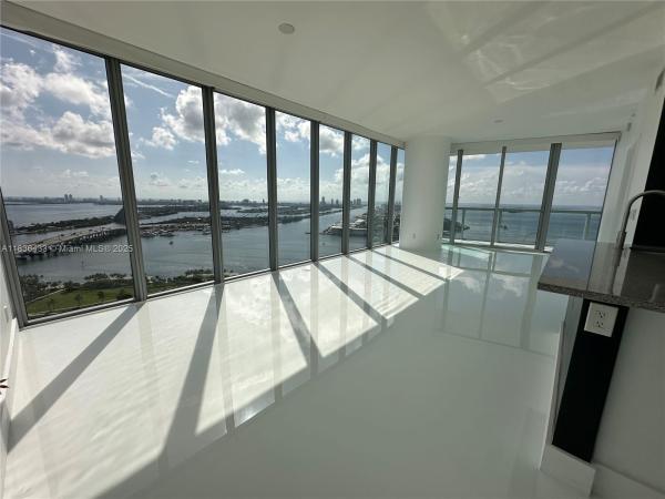 888 BISCAYNE BLVD #4208, MIAMI, FL 33132