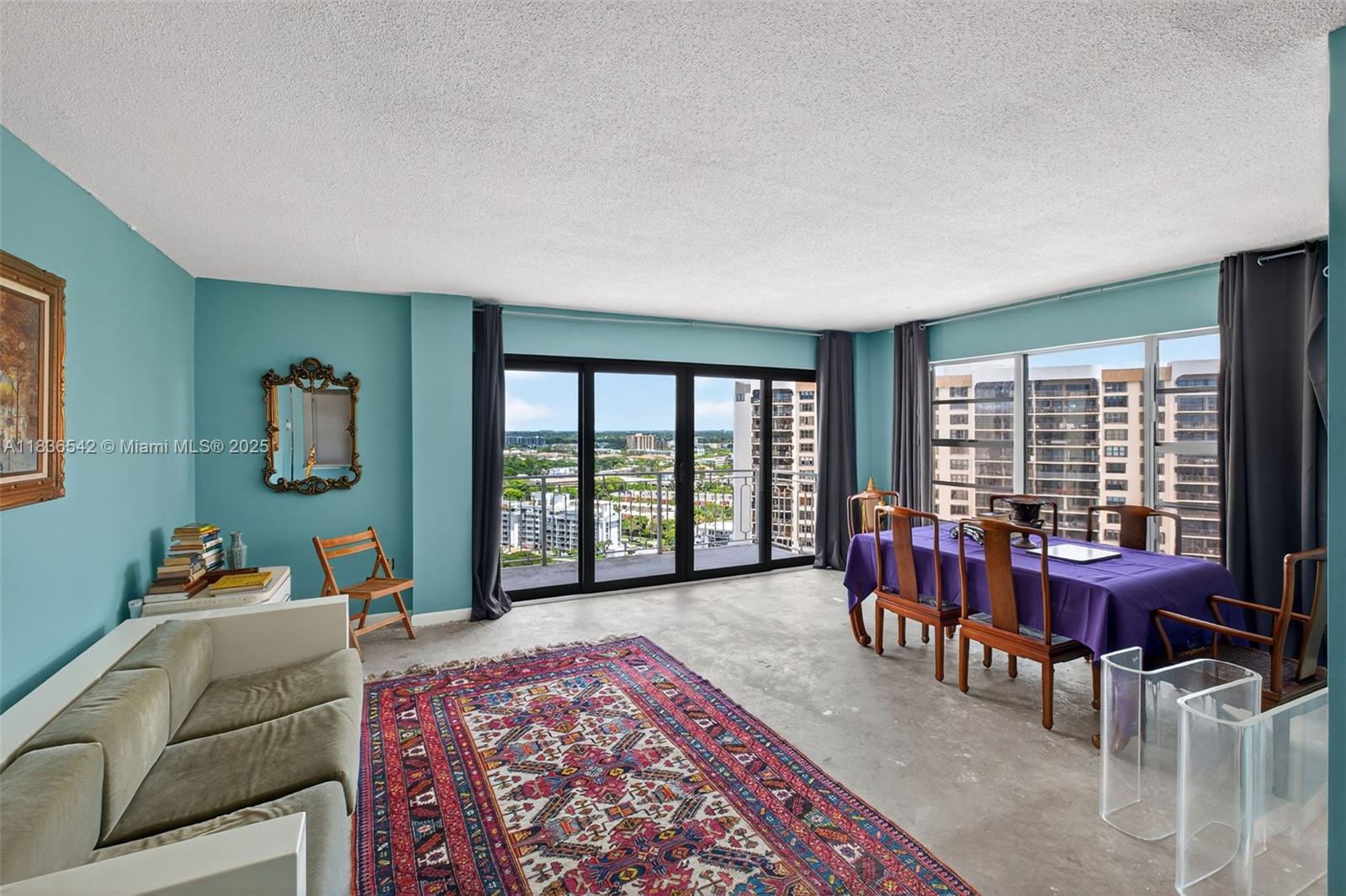 Jockey Club - фото