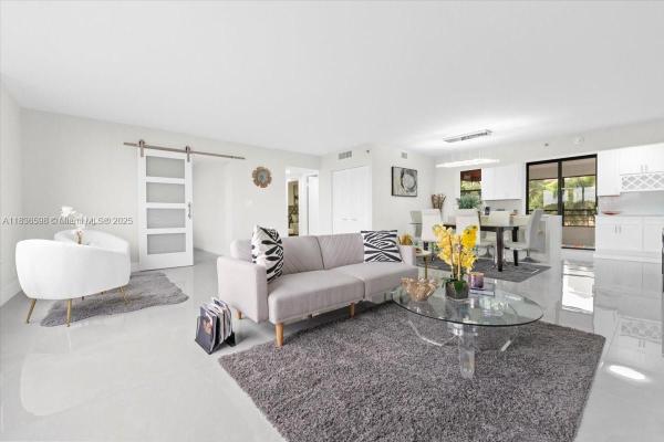 PROMENADE AT BOCA POINTE