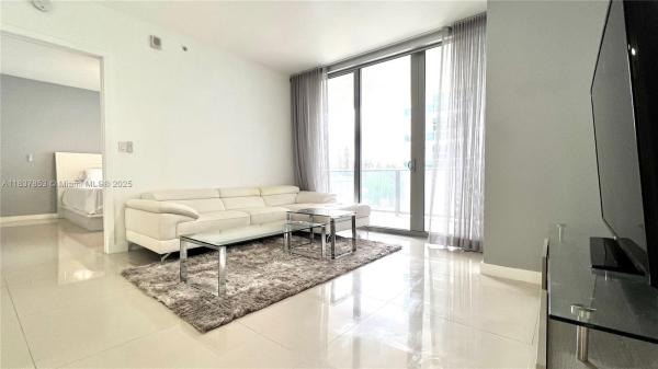 488 NE 18TH ST #405, MIAMI, FL 33132