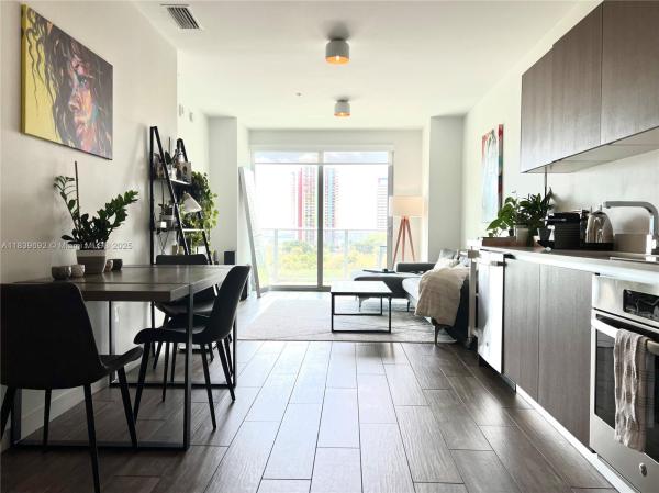 LE PARC AT BRICKELL CONDO