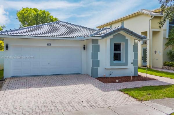 LAKES OF WESTERN PINES RE