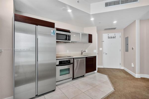 QUANTUM ON THE BAY CONDO