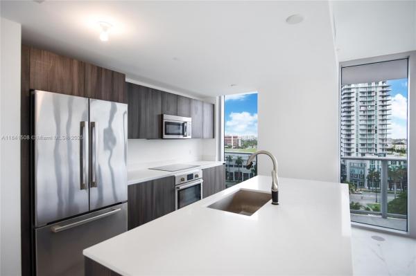 488 NE 18TH ST #900, MIAMI, FL 33132