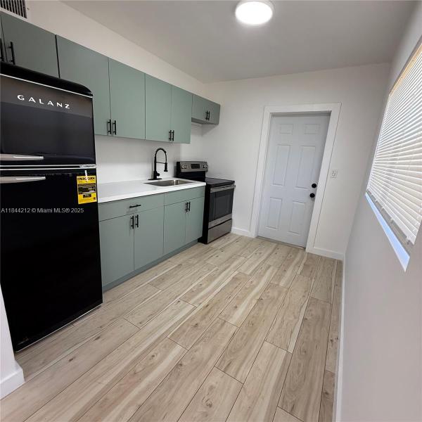 LAUDERDALE PARK 6-33 1/2