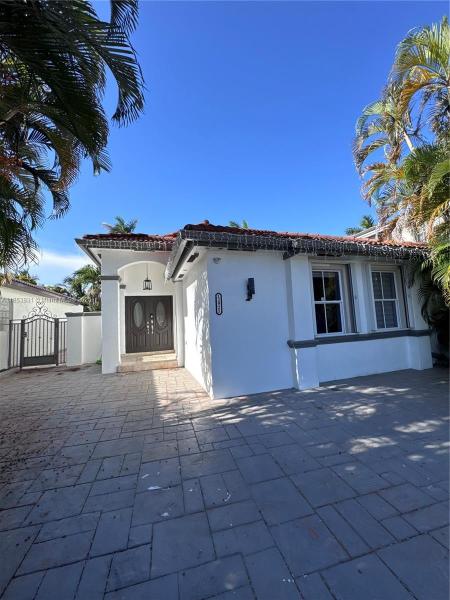 SHOMA HOMES AT TAMIAMI IV