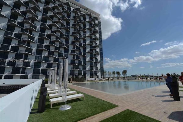 5252 PASEO CONDOMINIUM