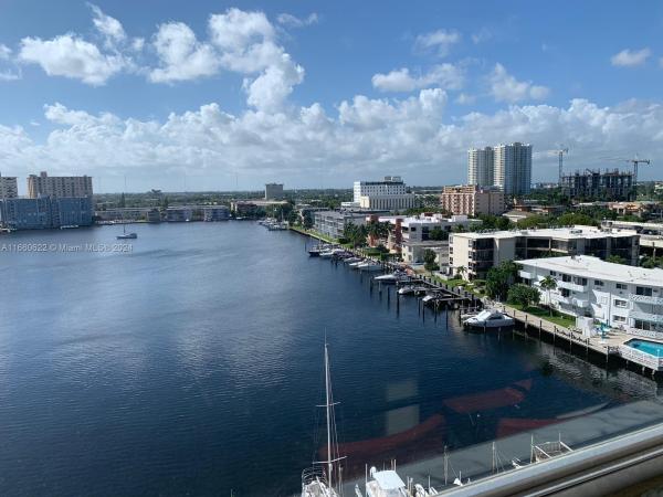LAKE POINT TOWER CONDO