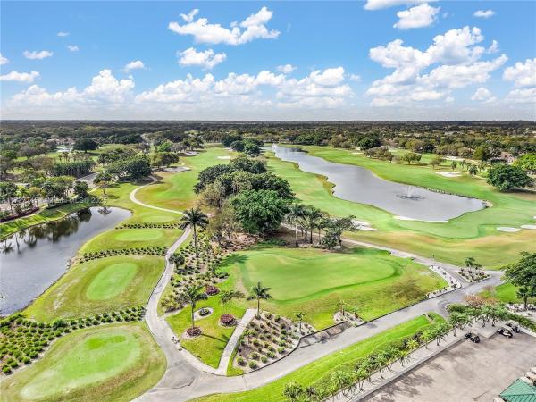 Courtside at Weston Hills