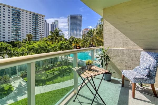 19380 COLLINS AVE #212, SUNNY ISLES BEACH, FL 33160