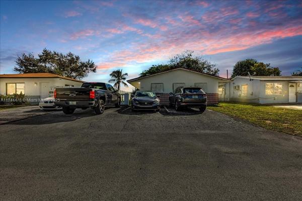 BREEZYWAY MANOR SECOND AD