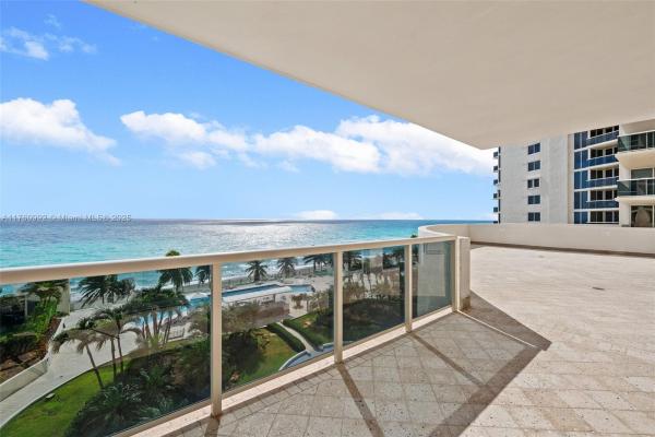 19111 COLLINS AVE #504, SUNNY ISLES BEACH, FL 33160
