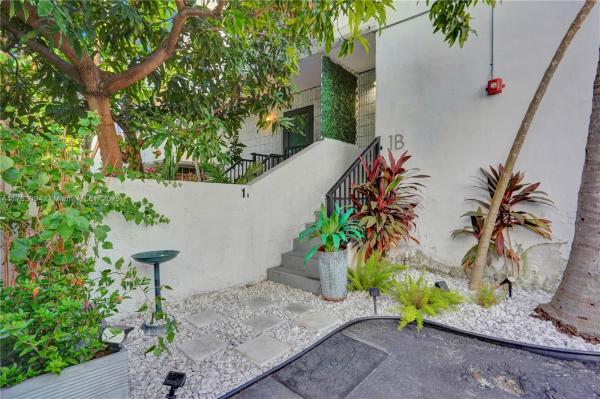 BOUGAINVILLEA SOUTH CONDO