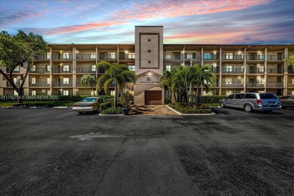 SUFFOLK AT CENTURY VILLAG