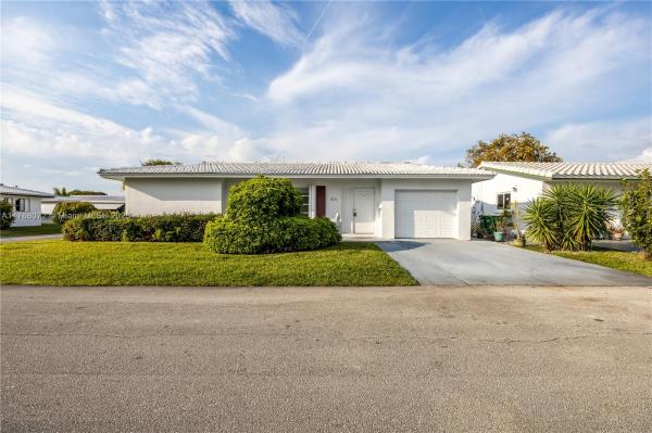 MAINLANDS OF TAMARAC LAKE