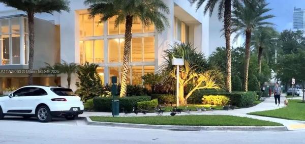 BAY HOUSE MIAMI CONDO