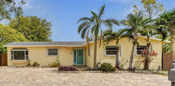 UNIVERSAL ESTATES SOUTH